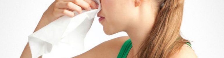 Как правильно остановить кровь из носа